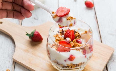 Cómo hacer Parfait de Fresa Casero Receta de Postre Fácil