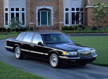 Used 1995 Lincoln Town Car Signature Sedan 4D Prices | Kelley Blue Book