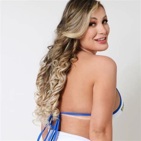 Andressa Urach volta atrás e diz que não é bissexual Purebreak