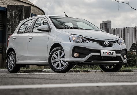 Toyota Etios 2018 modelo ganha visual da versão top em toda a linha