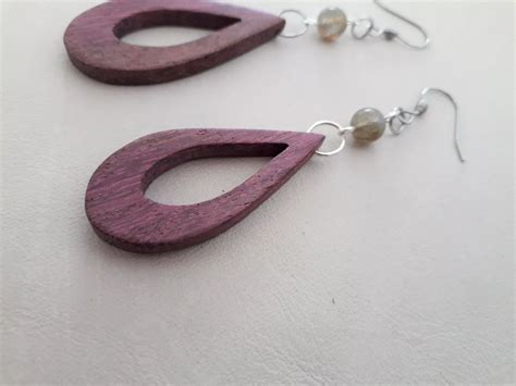 Boucles D Oreilles En Amarante Bois Tissus Fabrication Artisanale