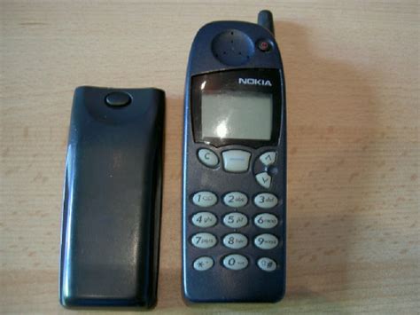 9 Oldest Cell Phones In The World