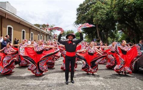 Banda De La Fortuna Recibe Distinci N Ante Participaci N En Desfile En