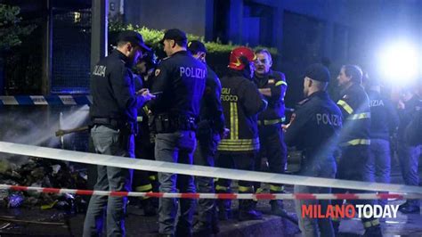 Milano Trovato Cadavere Decapitato E Carbonizzato In Via Cascina Dei Prati