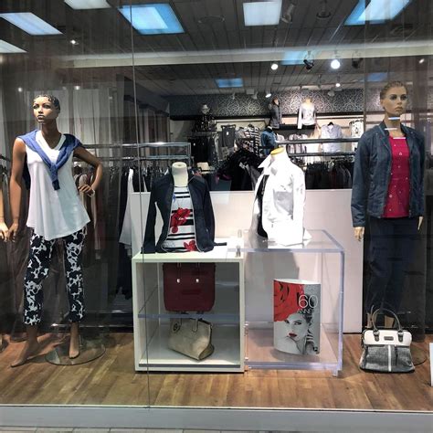 Home delivery is coming soon to epicerie quatre bourgeois 4