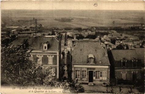 Laon Vue sur l Escalier et le Quartier de la Gare à Laon Cartorum