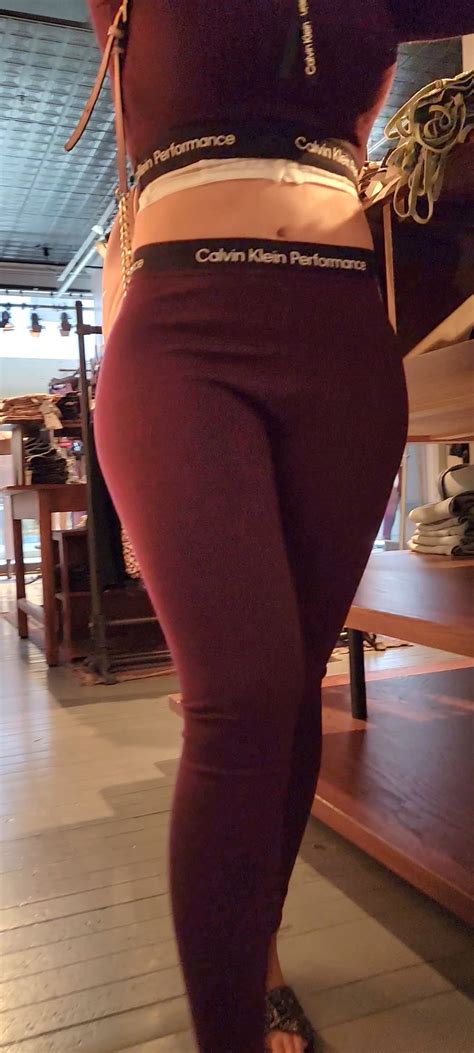 Sexy Feet Big Butt Latina Milf Gives Me Play Spandex Leggings Yoga Pants Forum