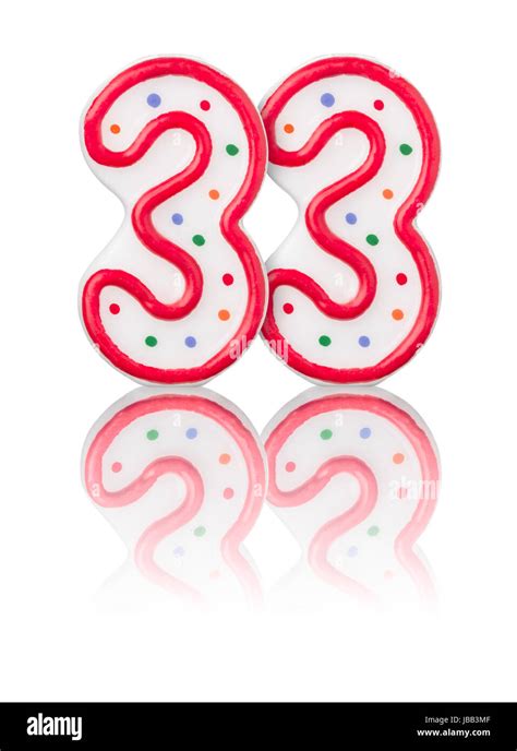 Rote Nummer 33 mit Reflexion Stock Photo - Alamy