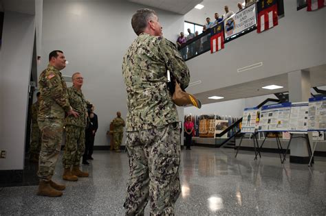 Dla’s Director Of Logistics Operations Visits Dla Distribution Defense Logistics Agency News