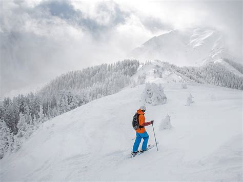 20 Best Ski Resorts in the U.S. For Epic Slopes