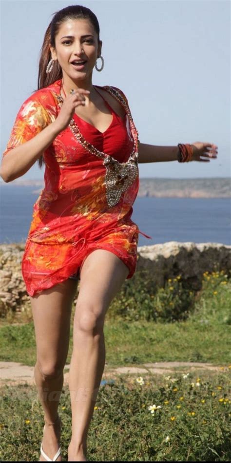 Pin By Harsha K On Sruthi Hasan Hot Actresses Fashion Style