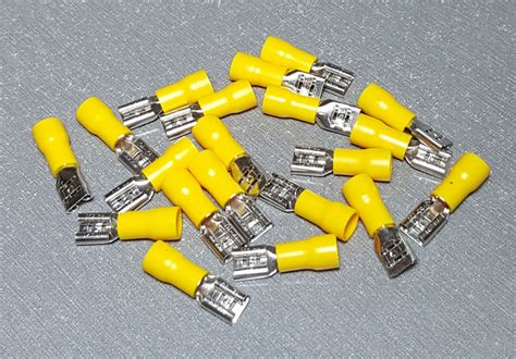 10 20 50Pcs FDD5 5 250 Yellow 6 3mm Female Half Insulated Spade 12