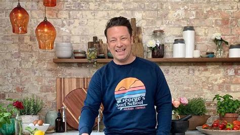 Jamie Oliver S Restaurant Chain Collapses Leaving 1 000 People Jobless Oversixty