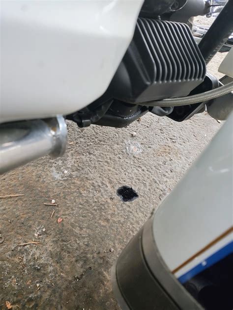 07 Electra leak : r/Harley