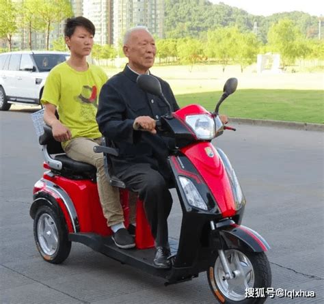 70岁以上的老年人，有7种电动车可以骑，包括两轮、三轮、四轮车搜狐汽车搜狐网