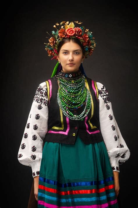 Pin by Андрій Тисячний on Український жіночий народний костюм ...