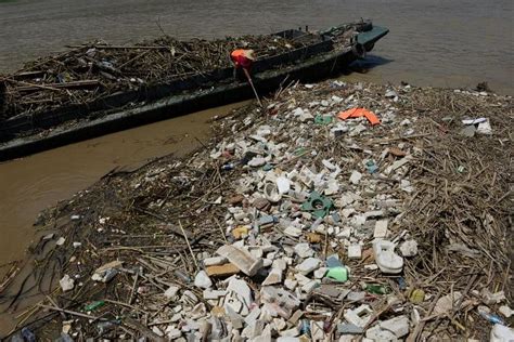 China Needs Nearly 200 Billion To Treat Severe River Pollution