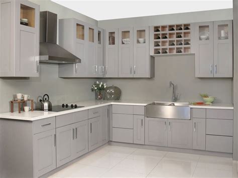 Grey Shaker Kitchen Cabinets | Fabuwood Cabinets, Vanities, Countertops