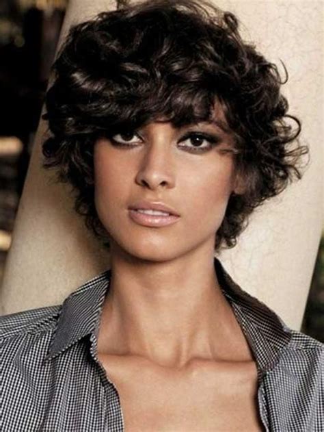 20 Ideas Of Short Haircuts For Wavy Frizzy Hair