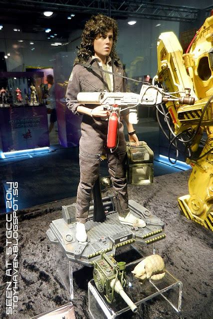 Toyhaven Seen At STGCC HOt TOys BoOth Alien Predators Iron Man Avengers Guardians Etc
