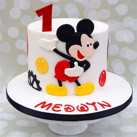 Mickey Mouse Welcome Fondant Cake - Luv Flower & Cake