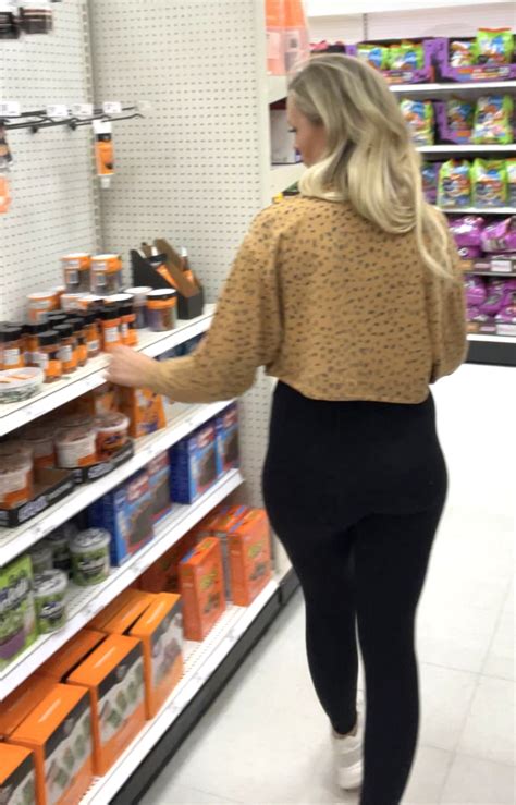 Beautiful Blonde With Ass Spandex Leggings Yoga Pants Forum
