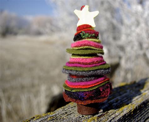 How To Upcycled Wool Christmas Tree Ornaments Noelle O Designs