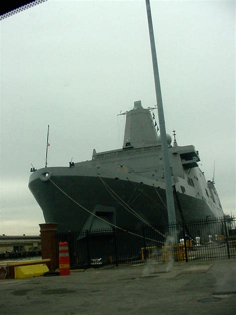 Amphibious Transport Dock Lpd