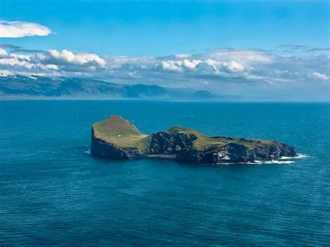 A secluded house in Ellidaey Island in #Iceland - Travel - Dizkover