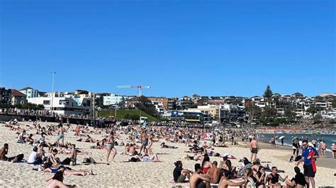 Weather Sydneysiders Flock To Bondi Beach For Warm Weather News