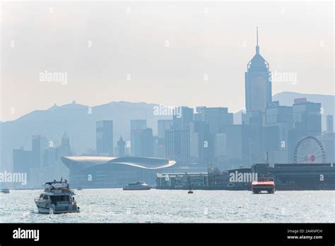 Central Plaza and the Hong Kong skyline at dawn from Victoria Harbour Stock Photo - Alamy