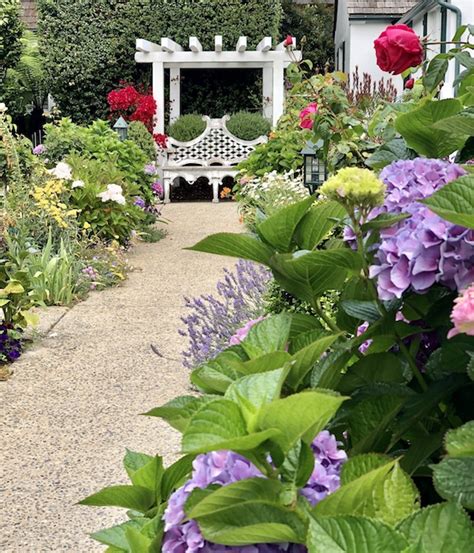 Have a Seat: Garden Bench Inspiration – Monterey Farmgirl