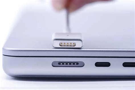 Complete Guide: Magsafe 2 Vs Magsafe 3 - ByteCable