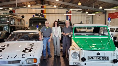 Ministerin Angela Dorn Zu Besuch Im Polizeioldtimer Museum Polizei