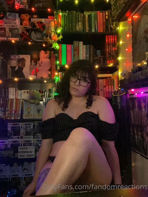 FandomReactions Nude OnlyFans Leaks Photos TheFappening