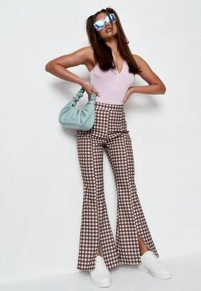 Kourtney Kardashian Sizzles In A Tiny Bronze Bikini Daily Mail Online