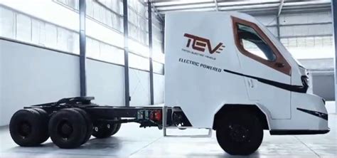 Triton Unveils Indias First Made In India Electric Truck In Gujarat