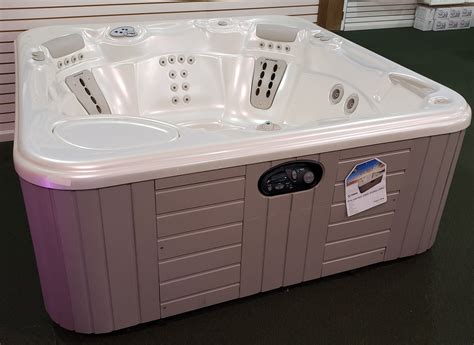 2005 Hot Spring Vanguard Macon Spas