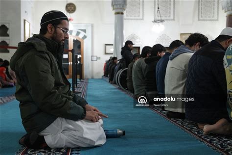 Dünyada Ramazan ayının ilk teravih namazı kılındı