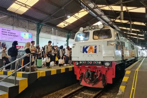 Cara Beli Tiket Kereta Api Jelang Libur Natal Dan Tahun Baru Di