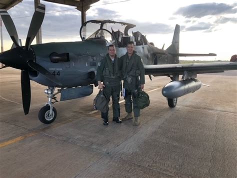 Pilotos de A 10 da USAF treinam pilotos da FAB no Exercício Tápio