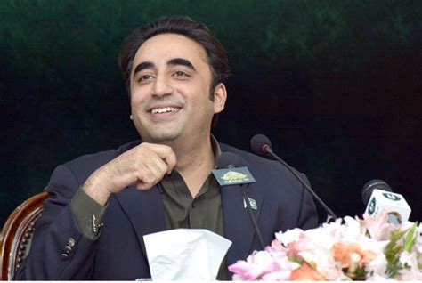 Bilawal visits mausoleum of Bhutto family martyrs - Pakistan Observer