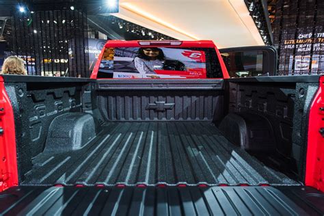 2019 Silverado Features New Perimeter Lighting System GM Authority