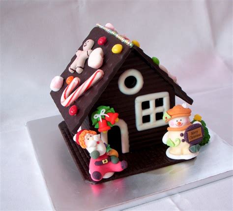 Bearylicious Cakes: Christmas Chocolate House