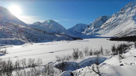 Beautiful snow mountains - backiee