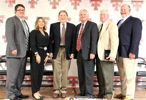 Tahlequah High School Inducts Six Into Athletic Hof Sports