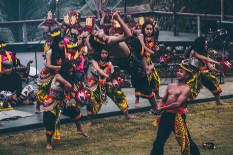 Festival Lembah Ijen Tari Meras Gandrung Banyuwangi Paket Tour