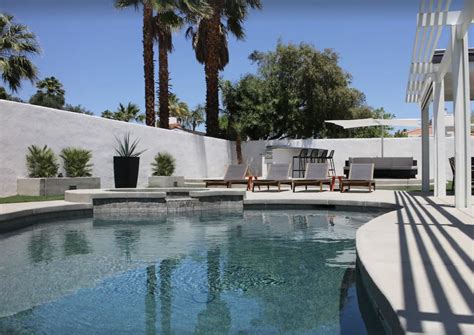 21 Vrbo Rentals You'll Want To Book Just For The Pool