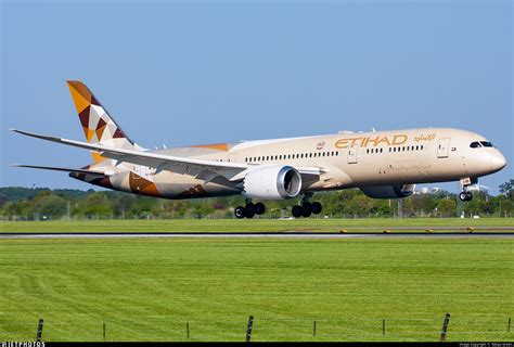 A Bnb Boeing Dreamliner Etihad Airways Tobias Green