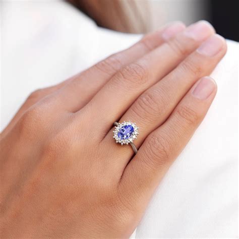 Ring With Tanzanite And Diamonds In White Gold Klenota